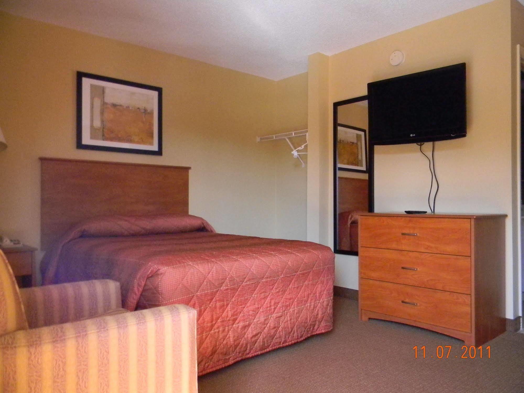 & - Motel Stockbridge